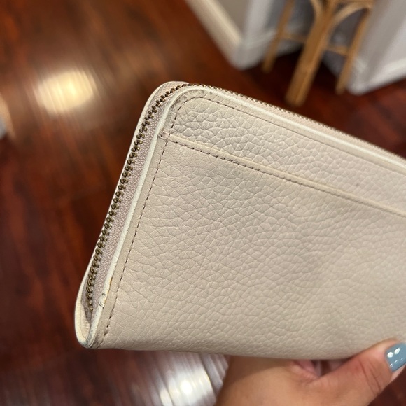 Kate Spade Wallet - Picture 15 of 16